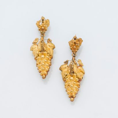 null Paire de pendants d’oreilles dites de matelotes en or jaune 18 carats (750 ‰)...