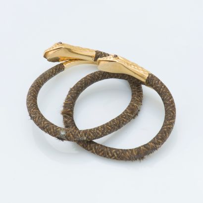 null Paire de bracelets serpent souples, les joncs formés de cheveux tressés (accidents),...