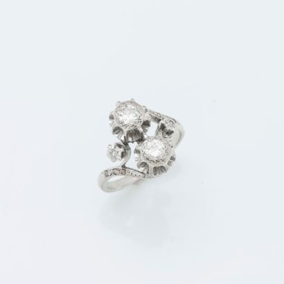 null Bague toi et moi en or gris 18 carats (750 ‰) sertie de deux diamants de taille...