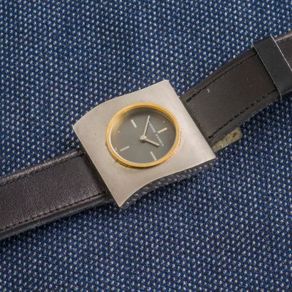 Pierre CARDIN et JAEGER vers 1970 Montre bracelet, le boîtier en acier de forme carrée...
