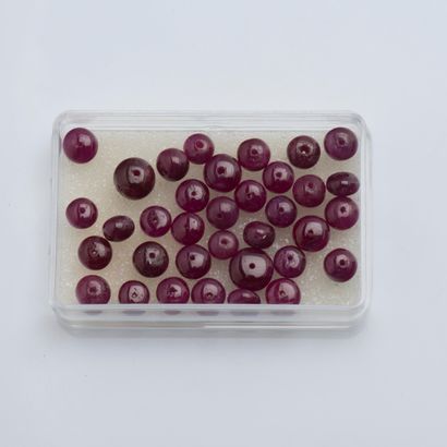 Lot de perles de rubis, de 3 à 5 mm environ....