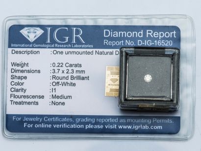 Un diamant rond sous scellé pesant 0,22 carat...