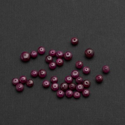 null Lot de perles de rubis, de 3 à 5 mm environ.

Poids total : 61,3 carats env...