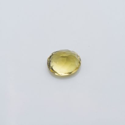 null Important quartz ovale dit lemon de couleur jaune-citron pesant 36,6 carats...