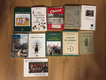 CHASSE HUNTING. 65 ancient and modern volumes.