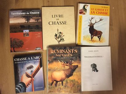 CHASSE HUNTING. 31 modern volumes.