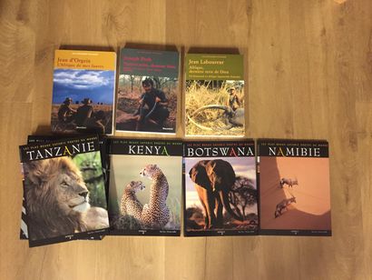 GRANDE CHASSE AFRIQUE GREAT HUNTING AFRICA. 41 ancient and modern volumes.