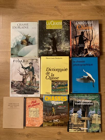CHASSE HUNTING. 19 modern volumes.