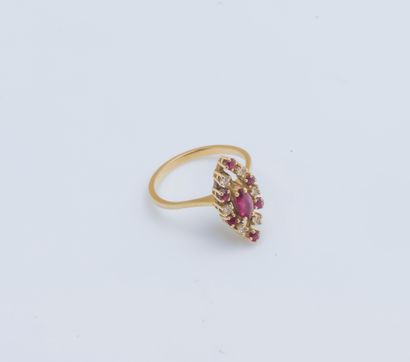null Ring marquise in yellow gold 18 carats (750 thousandths) set with a ruby navette...