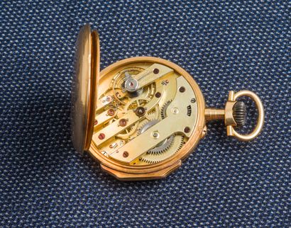 null Pocket watch in yellow gold 18 carats (750 thousandths). The bottom engraved...