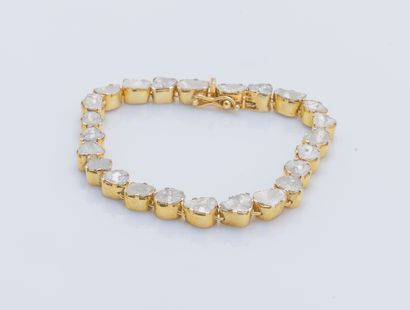 null Bracelet ligne en vermeil doré (800 ‰) serti de diamants taillés en rose dans...