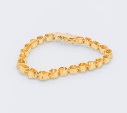 null Bracelet ligne en vermeil doré (800 ‰) serti de diamants taillés en rose dans...