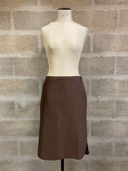 VALENTINO Roma Brown silk and cotton skirt with a slight slit and ruffle in the back...