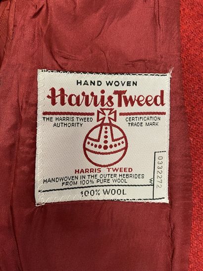 HARTWOOD Veste en tweed rouge ornée de boutons en corne 

Taille : 38 

Très bon...