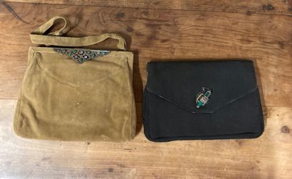 Lot of two evening bags including : 
- black...