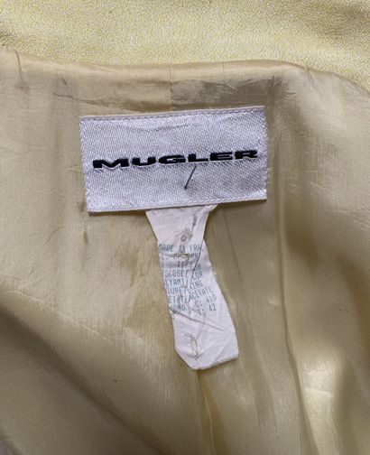 MUGLER Yellow viscose and nylon jacket, zipper closure, belted 

Size 42 

Condition...