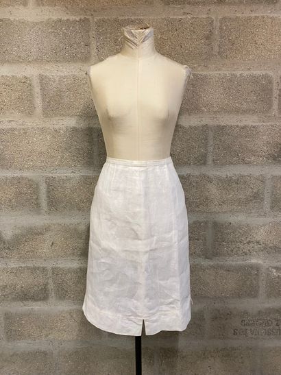 ESCADA White linen skirt

Size 40 

Condition of use