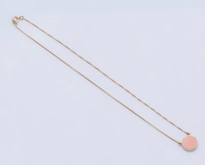 null Necklace choker in 18K yellow gold (750 ‰) formed by a chain with Venetian mesh...