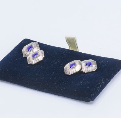 null Pair of silver (925 ‰) cufflinks in the shape of a diamond with cut sides with...