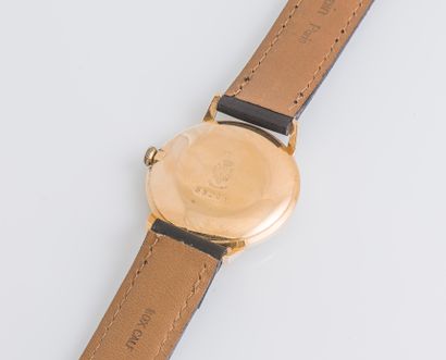 LIP Classic incabloc watch in 18K yellow gold (750 ‰), the round case with clipped...