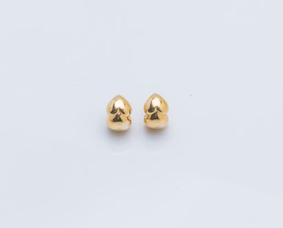 null Paire de pendants d'oreilles en or jaune 18 carats (750 ‰) dessinant une succession...