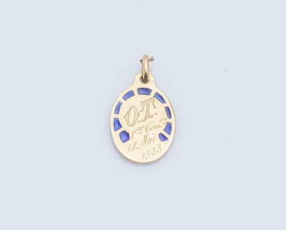null Medal in 18K yellow gold (750 ‰) featuring the Virgin in a surround of blue...