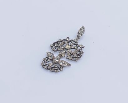 null Norman-type Holy Ghost pendant in silver (925 ‰) entirely set with rhinestones....