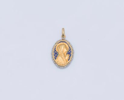 null Médaille en or jaune 18 carats (750 ‰) figurant la Vierge signée de Sellier...