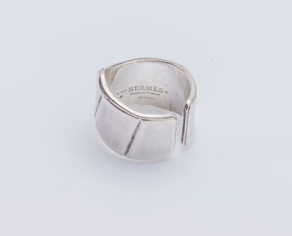 HERMÈS Made in France Bague modèle Niloticus Éclat en argent (925 ‰) formant un bandeau...