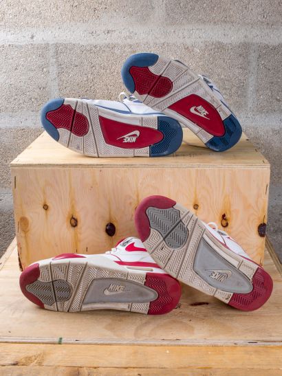null NIKE AIR FLIGHT 89

- 2011 (306252-100)

- White Red Grey (2011) (306252-105)

US...