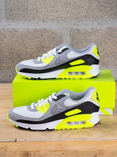 null NIKE AIR MAX 90

OG Volt

(CD0881103)

US 8 / EU 41

(Very good condition)

With...