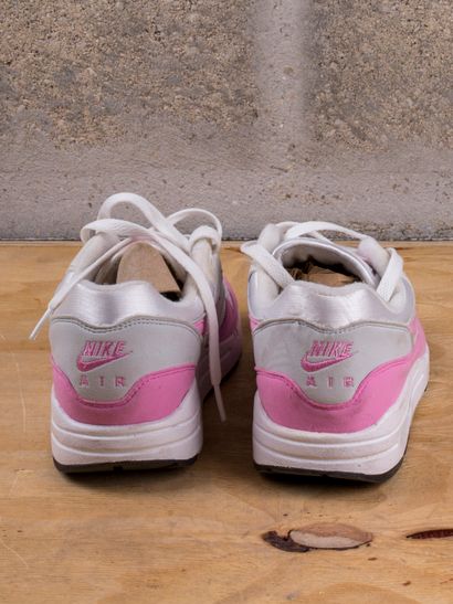 null NIKE AIR MAX 1

Psychic Pink (W)

(BV1981-101)

US 9,5 F / EU 41

(Condition...