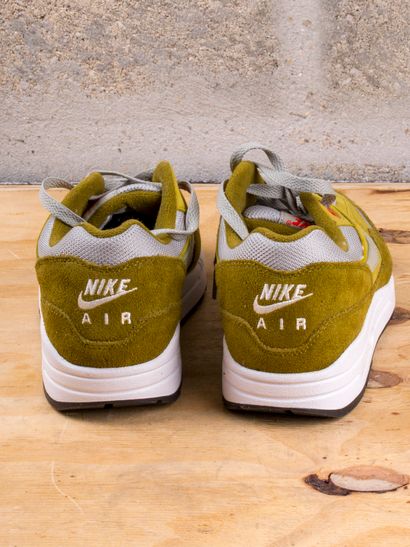 null NIKE AIR MAX 1

Curry Pack (Olive)

(908366-300)

US 8 / EU 41

(Good condi...