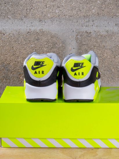 null NIKE AIR MAX 90

OG Volt

(CD0881103)

US 8 / EU 41

(Very good condition)

With...
