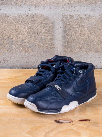 null NIKE AIR TRAINER 1 SP

Fragment Design Obsidian

(806942-441)

US 8,5 / EU 42

(Bon...