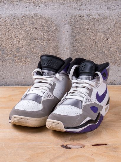 null NIKE AIR TRAINER SC 2

Australian Open Grey

(443575-101)

US 8 / EU 41

(Good...