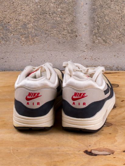 null NIKE AIR MAX 1

Sail Dark Obsidian (W)

(554717-100)

US 8,5F / EU 40,5

(Used...