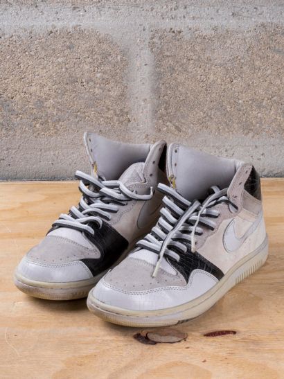 NIKE DUNK 
MID Court Force High Grey (2005)...