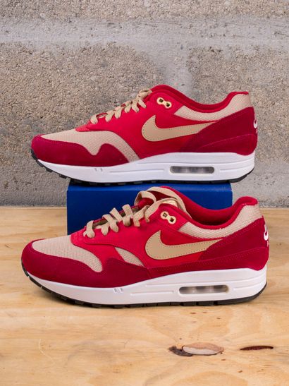 null NIKE AIR MAX 1

Curry Pack Red

(908366-600)

US 8 / EU 41

(Very good cond...