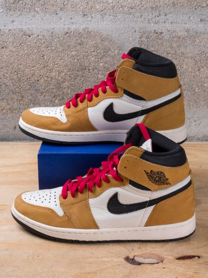 null JORDAN 1

RETRO HIGH Rookie of the Year

(555088-700)

US 8 / EU 41

(Bon é...