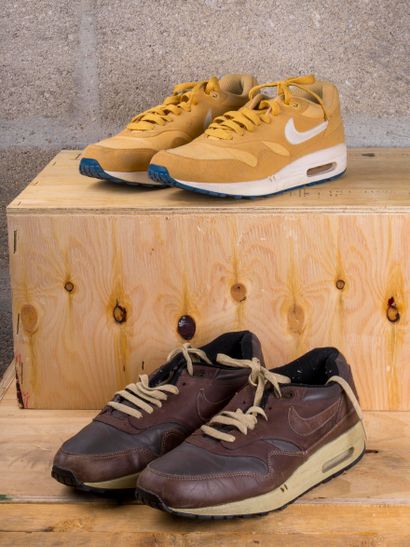 null NIKE AIR MAX 1

- Baroque Brown (307133-221)

- Honeycomb (308866-700)

US 8...