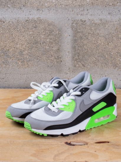 NIKE AIR MAX 90

Recraft Lime

(CW5458-100)

US...