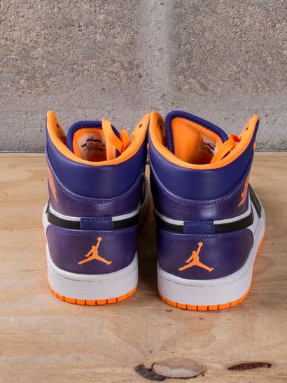 null JORDAN 1

MID Phoenix Suns (2013)

(554724-117)

US 8 / EU 41

(Très bon ét...