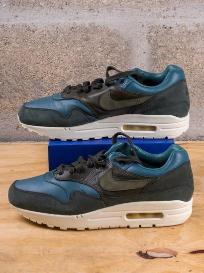 null NIKE AIR MAX 1

Pinnacle Iced Jade

(859554-300)

US 8 / EU 41

(Good condi...