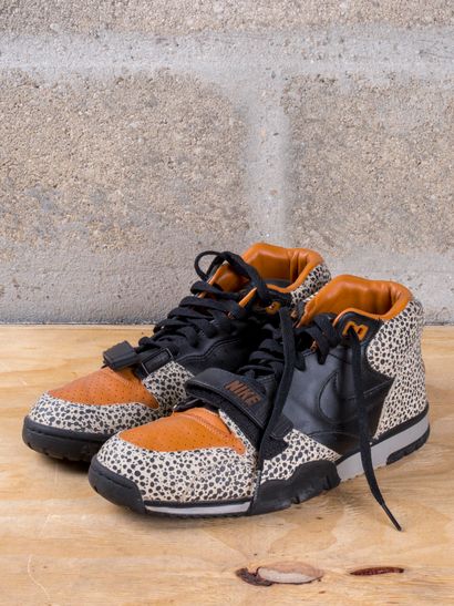 null NIKE AIR TRAINER 1

MID Safari

(532303-220)

US 8 / EU 41

(Bon état)