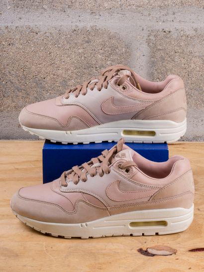 null NIKE AIR MAX 1

Pinnacle Sand

(859554-201)

US 7,5 / EU 40,5

(Bon état)