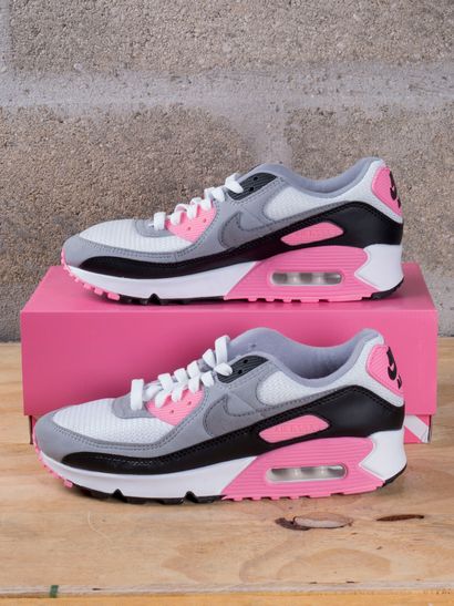 null NIKE AIR MAX 90

Recraft Pink

(CD0881101)

US 8 / EU 41

(Very good condition)

With...