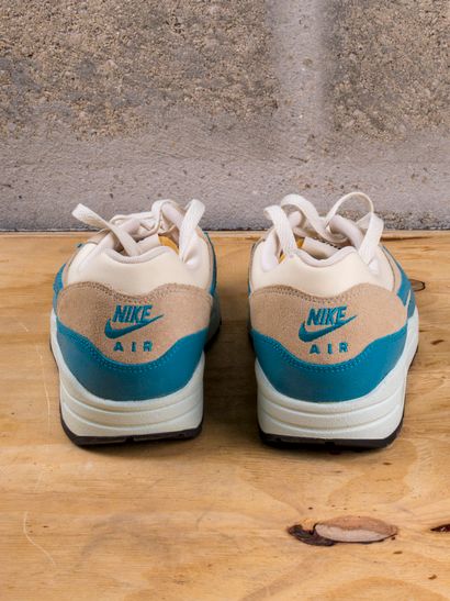 null NIKE AIR MAX 1

Vintage Sail Neo Turquoise (W)

(555284-102)

US 9,5F / EU 41

(Very...
