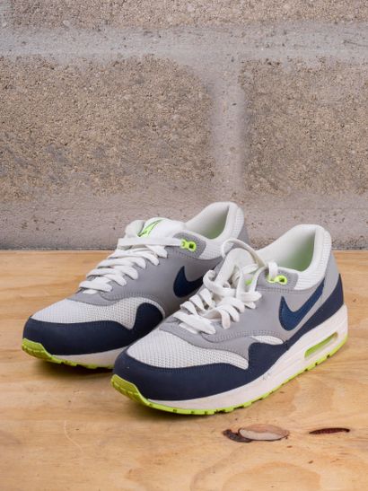 NIKE AIR MAX 1 
White Navy Ghost Green 
(537383-140)...