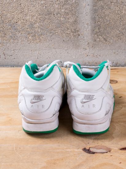 null NIKE AIR TECH CHALLENGE 2

Wimbledon

(621358-110)

US 8 / EU 41

(Bon état...